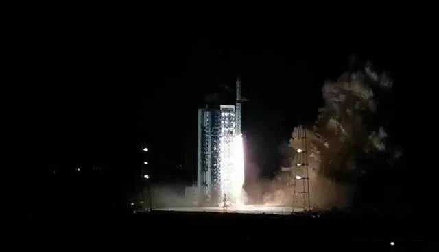 最新！金紫荊衛(wèi)星二號發(fā)射成功，順利入軌